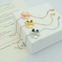 Cheap Van Cleef &amp; Arpels Bracelets For Women #1425101 Replica Wholesale [$25.00 USD] [ITEM#1425101] on Replica Van Cleef &amp; Arpels Bracelets