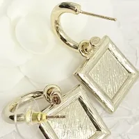 Cheap Chanel Earrings For Women #1425397 Replica Wholesale [$32.00 USD] [ITEM#1425397] on Replica Chanel Earrings