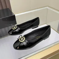 Cheap Versace Flat Shoes For Women #1432022 Replica Wholesale [$82.00 USD] [ITEM#1432022] on Replica Versace Flat Shoes