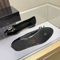 Cheap Versace Flat Shoes For Women #1432022 Replica Wholesale [$82.00 USD] [ITEM#1432022] on Replica Versace Flat Shoes