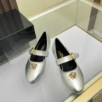 Cheap Versace Flat Shoes For Women #1432023 Replica Wholesale [$82.00 USD] [ITEM#1432023] on Replica Versace Flat Shoes