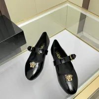 Cheap Versace Flat Shoes For Women #1432026 Replica Wholesale [$82.00 USD] [ITEM#1432026] on Replica Versace Flat Shoes