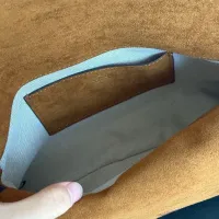 Cheap Gucci AAA Quality Messenger Bags #1432177 Replica Wholesale [$85.00 USD] [ITEM#1432177] on Replica Gucci AAA Quality Messenger Bags