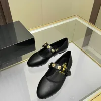 Cheap Versace Flat Shoes For Women #1432237 Replica Wholesale [$82.00 USD] [ITEM#1432237] on Replica Versace Flat Shoes